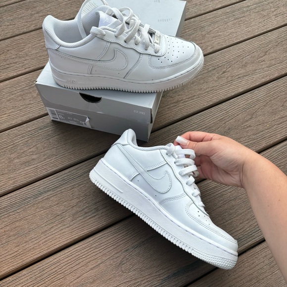 AF1🤍 - Picture 4 of 7